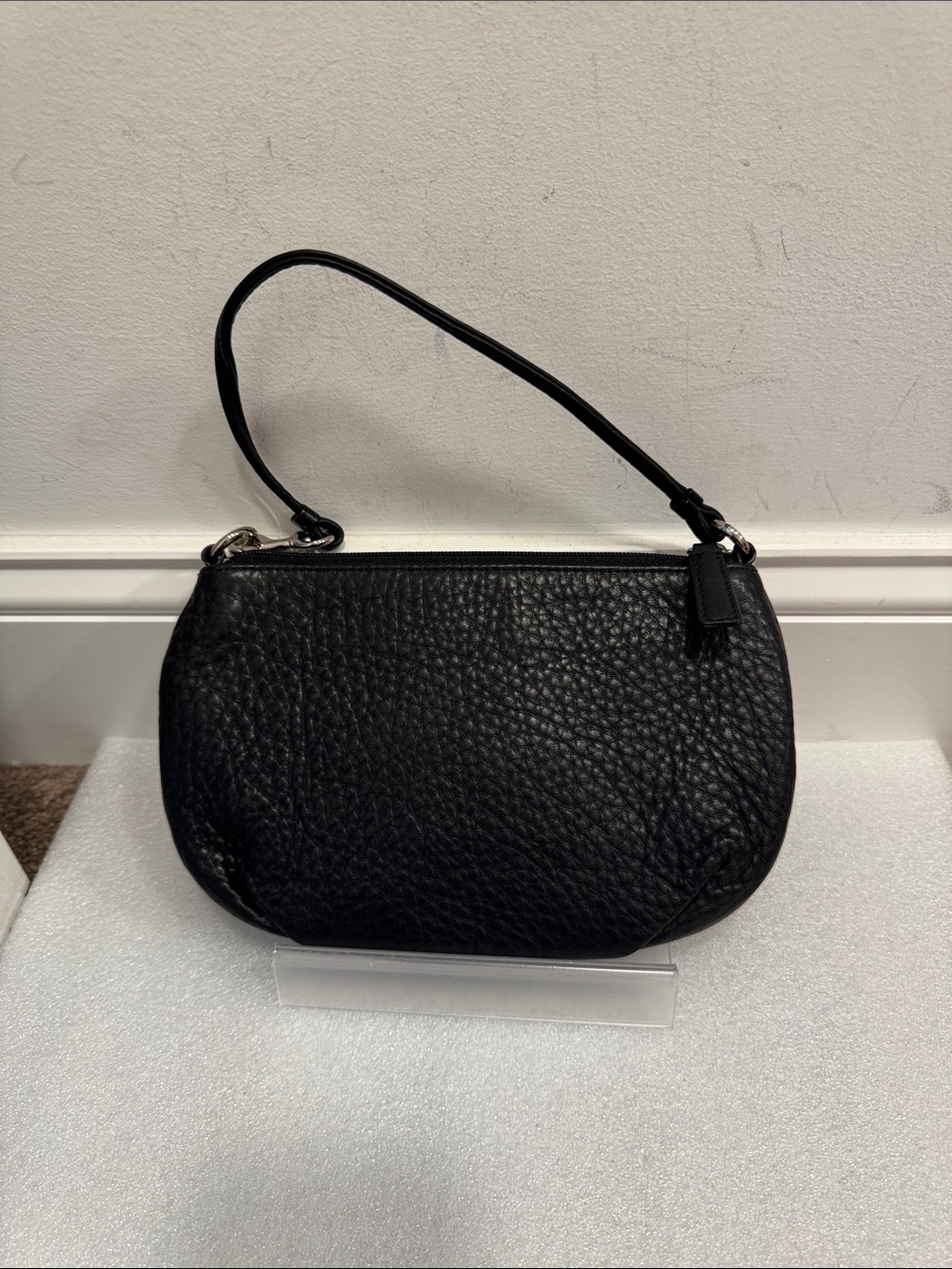 Coach black pebbled leather large wristlet small shoulder bag with hangtag - Picture 2 of 6
